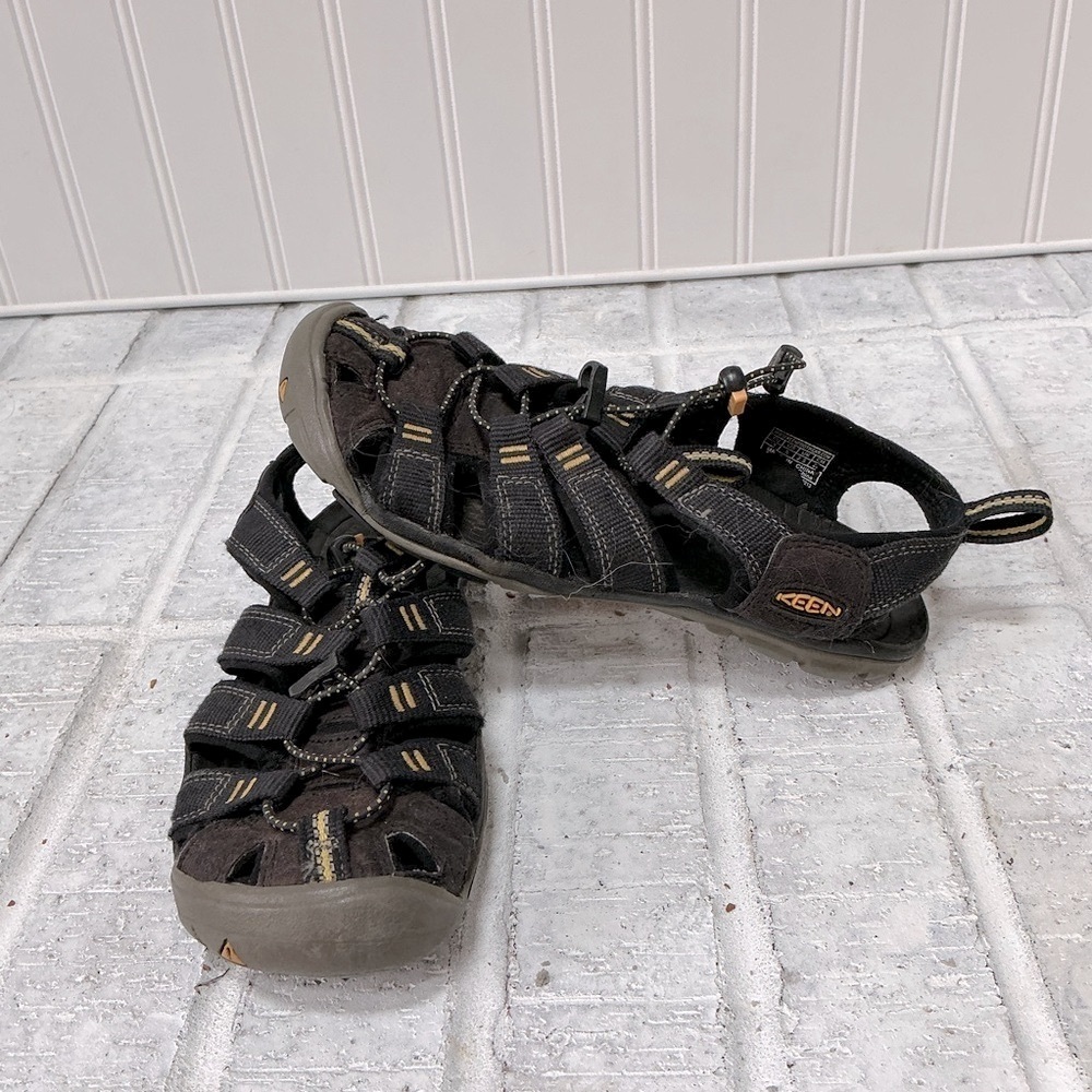 Keen Clearwater CNX Sandals - Picture 2 of 9